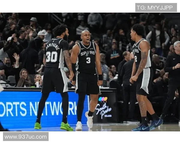 雷霆与马刺季后赛第六场激战回顾与精彩瞬间分析