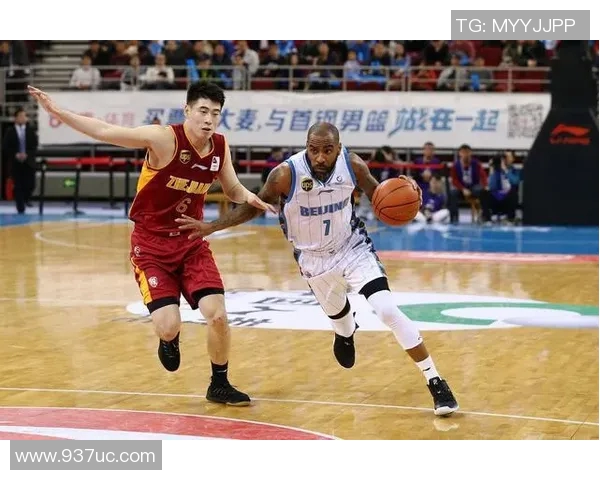 上海队与同曦队首发阵容对比分析及比赛前瞻